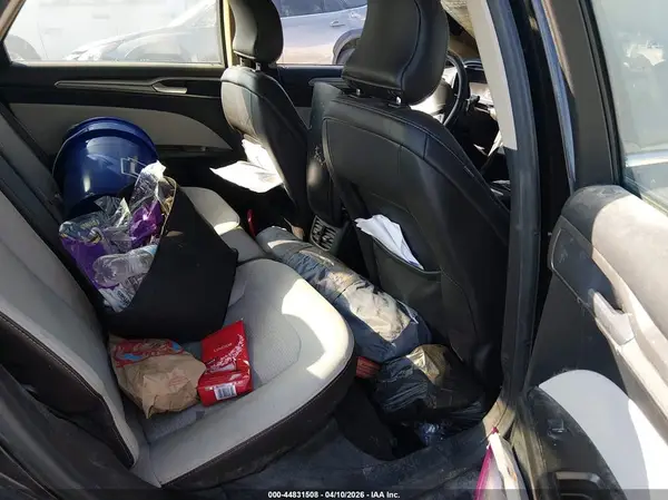 3FA6P0HD1KR165657 2019 FORD FUSION - Image 8