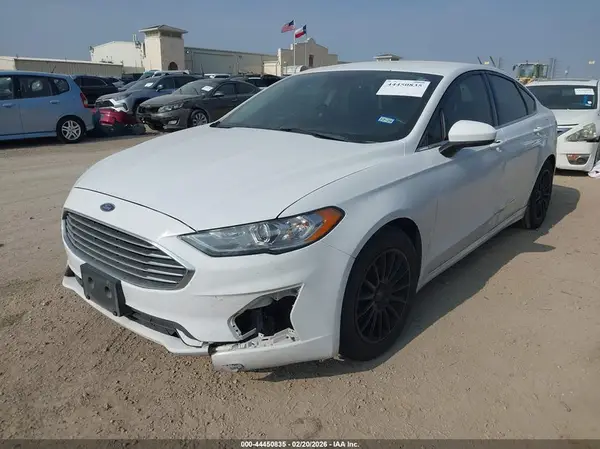 3FA6P0HD1KR183723 2019 FORD FUSION - Image 2