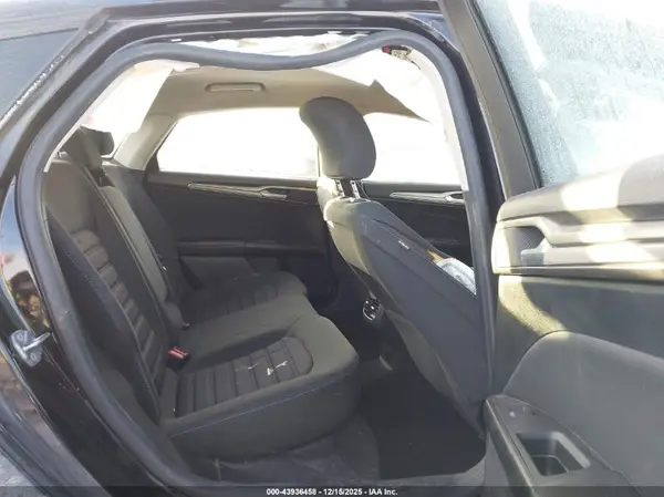 3FA6P0HD1KR196181 2019 FORD FUSION - Image 8