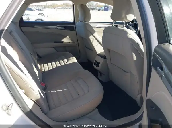3FA6P0HD1KR215523 2019 FORD FUSION - Image 8