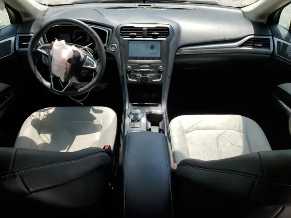3FA6P0HD1KR250207 2019 FORD FUSION - Image 8