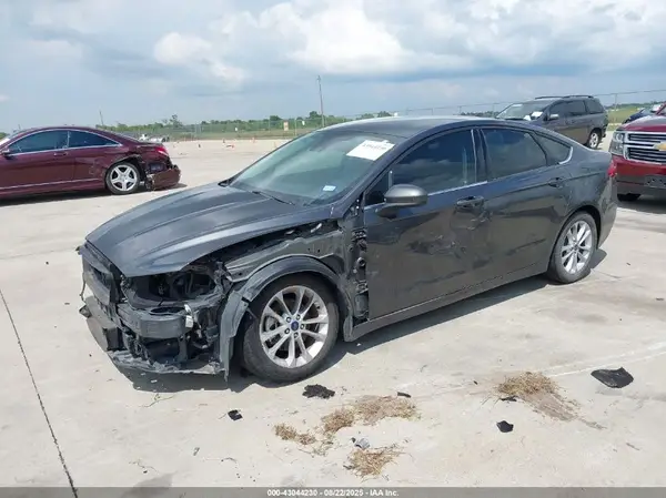 3FA6P0HD1KR250613 2019 FORD FUSION - Image 2