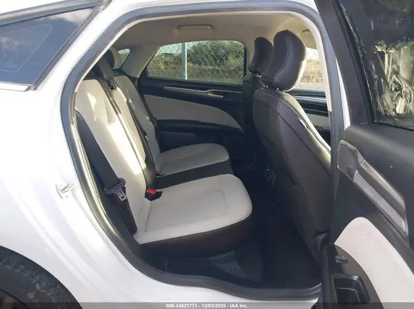 3FA6P0HD1KR268304 2019 FORD FUSION - Image 8