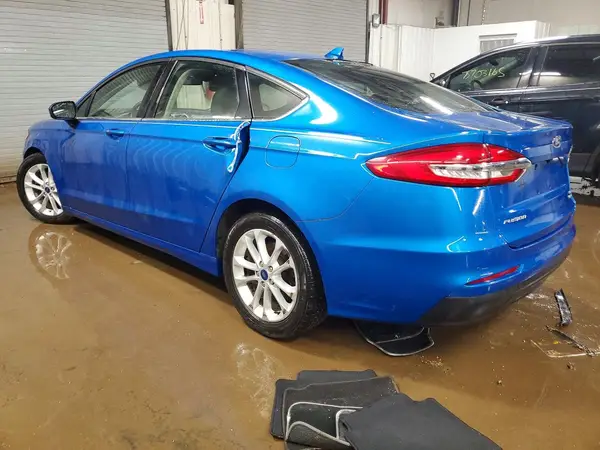3FA6P0HD1LR159861 2020 FORD FUSION - Image 2
