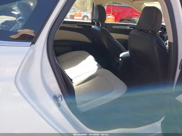 3FA6P0HD1LR206757 2020 FORD FUSION - Image 8
