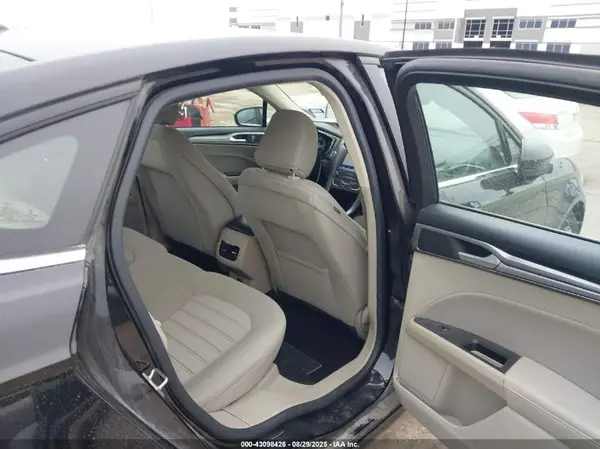 3FA6P0HD1LR227009 2020 FORD FUSION - Image 8