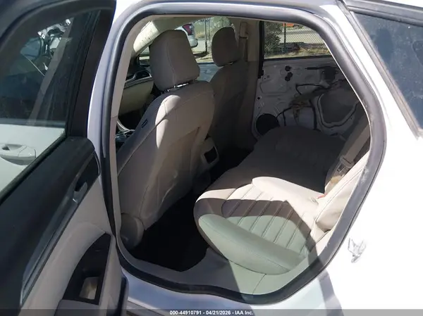 3FA6P0HD1LR257675 2020 FORD FUSION - Image 8
