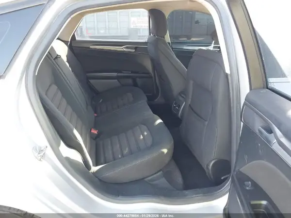 3FA6P0HD2HR123832 2017 FORD FUSION - Image 8