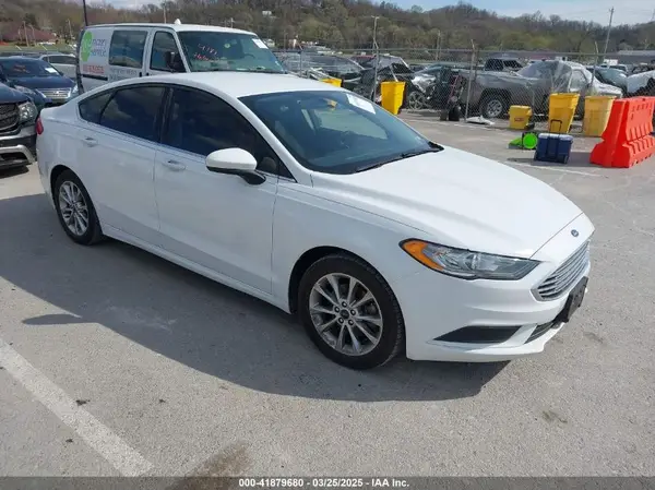 3FA6P0HD2HR194769 2017 FORD FUSION - Image 1