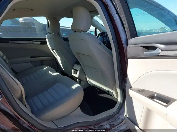 3FA6P0HD2HR241511 2017 FORD FUSION - Image 8