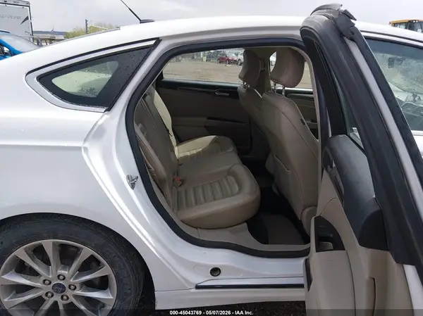 3FA6P0HD2HR254775 2017 FORD FUSION - Image 8