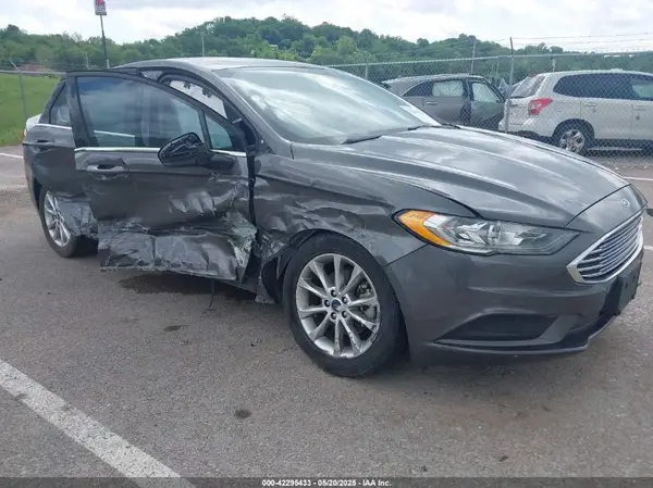 3FA6P0HD2HR349952 2017 FORD FUSION - Image 1