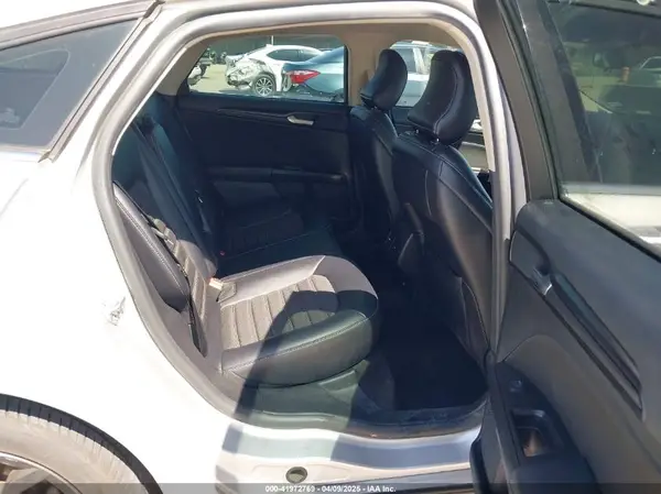 3FA6P0HD2JR256502 2018 FORD FUSION - Image 8