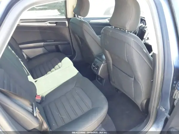 3FA6P0HD2KR113583 2019 FORD FUSION - Image 8