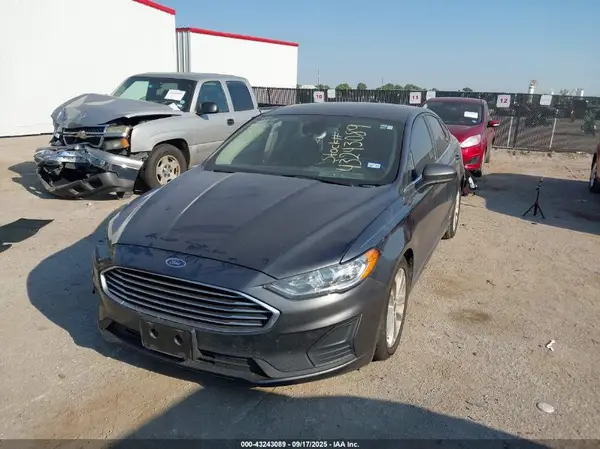 3FA6P0HD2KR113843 2019 FORD FUSION - Image 2