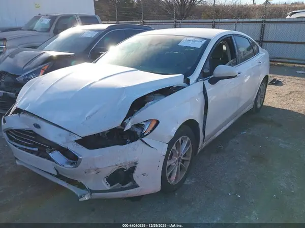 3FA6P0HD2KR183228 2019 FORD FUSION - Image 2