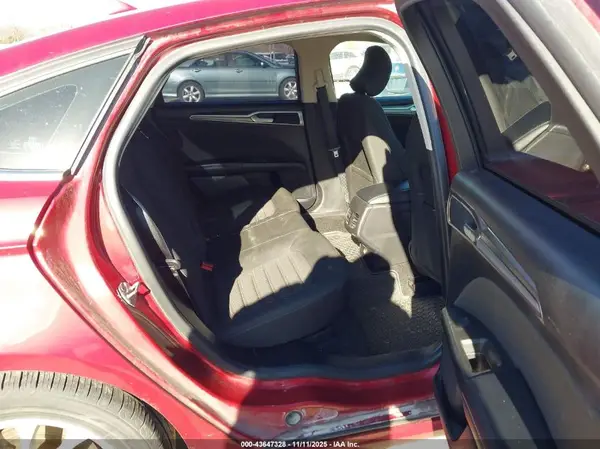 3FA6P0HD2KR195606 2019 FORD FUSION - Image 8