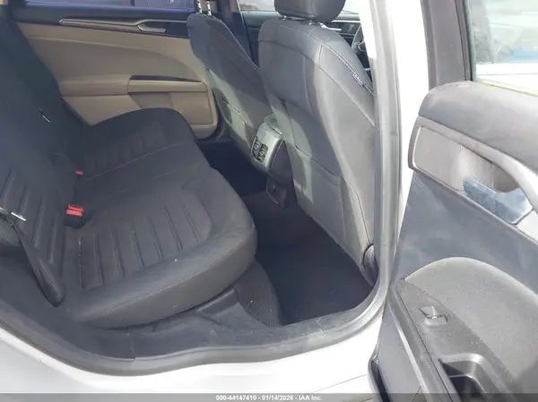 3FA6P0HD2KR275195 2019 FORD FUSION - Image 8