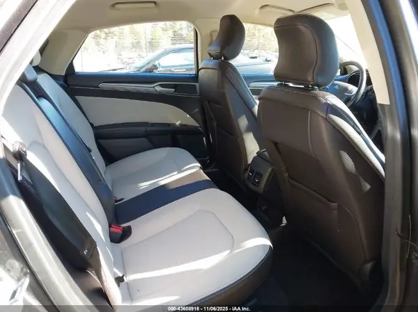 3FA6P0HD2KR285676 2019 FORD FUSION - Image 8