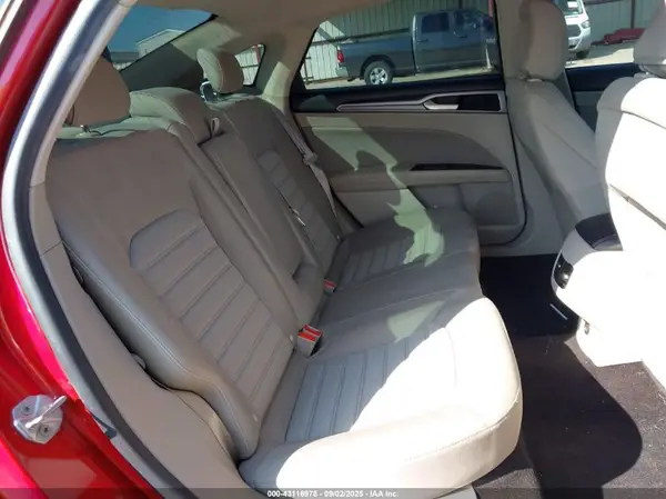3FA6P0HD2LR111558 2020 FORD FUSION - Image 8