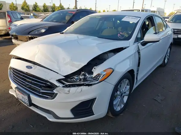 3FA6P0HD2LR135813 2020 FORD FUSION - Image 2
