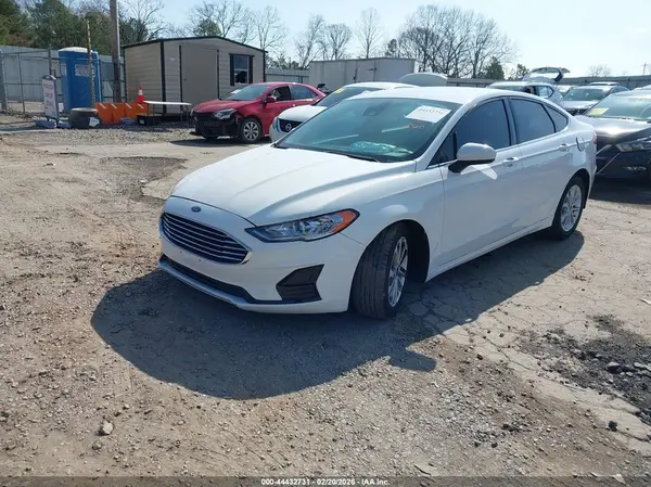 3FA6P0HD2LR161053 2020 FORD FUSION - Image 2