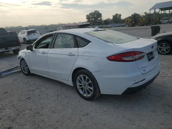 3FA6P0HD2LR195607 2020 FORD FUSION - Image 2