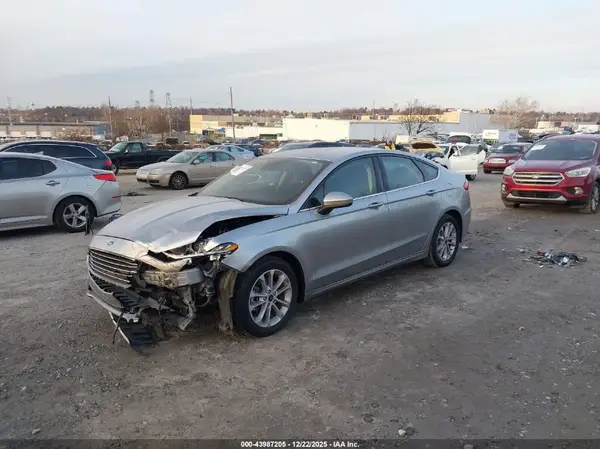3FA6P0HD2LR250413 2020 FORD FUSION - Image 2