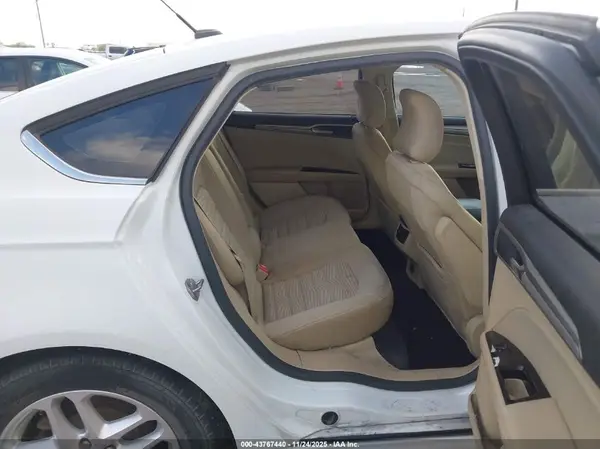 3FA6P0HD3GR132912 2016 FORD FUSION - Image 8