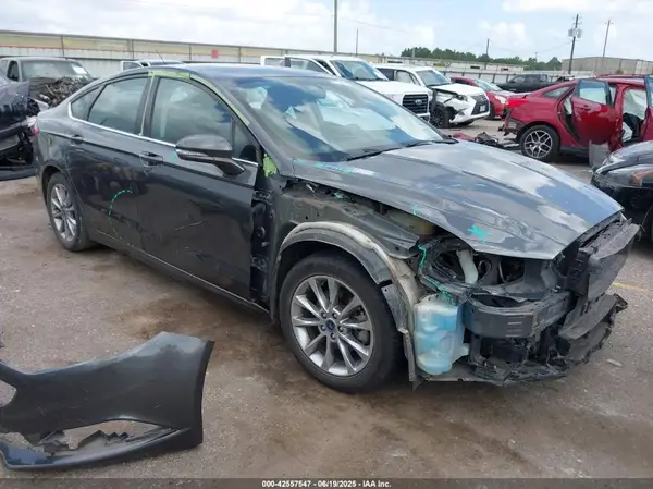 3FA6P0HD3HR415697 2017 FORD FUSION - Image 1