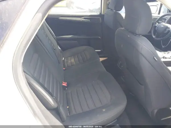 3FA6P0HD3JR260607 2018 FORD FUSION - Image 8