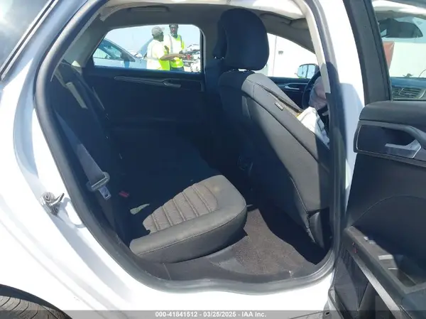 3FA6P0HD3KR175624 2019 FORD FUSION - Image 8