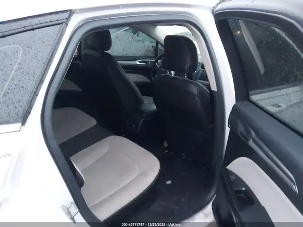 3FA6P0HD3KR196358 2019 FORD FUSION - Image 8
