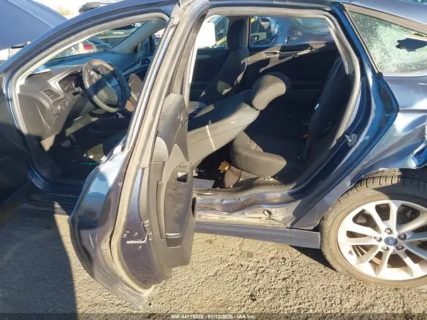 3FA6P0HD3KR232632 2019 FORD FUSION - Image 8