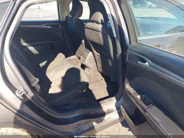 3FA6P0HD3KR281877 2019 FORD FUSION - Image 8