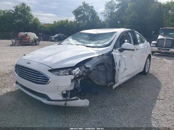 3FA6P0HD3LR107549 2020 FORD FUSION - Image 2