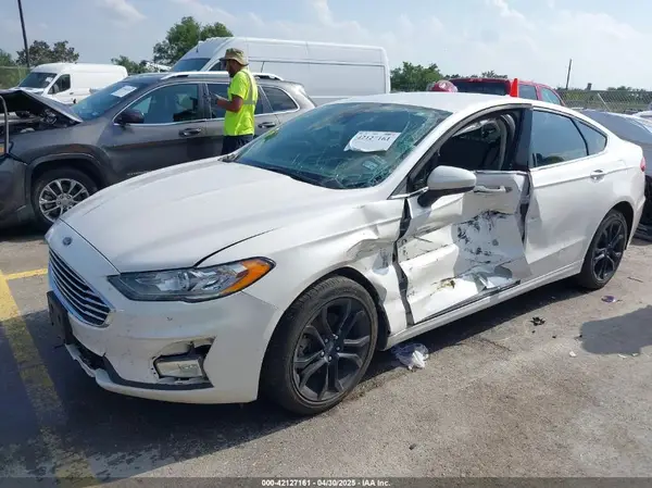 3FA6P0HD3LR161093 2020 FORD FUSION - Image 2