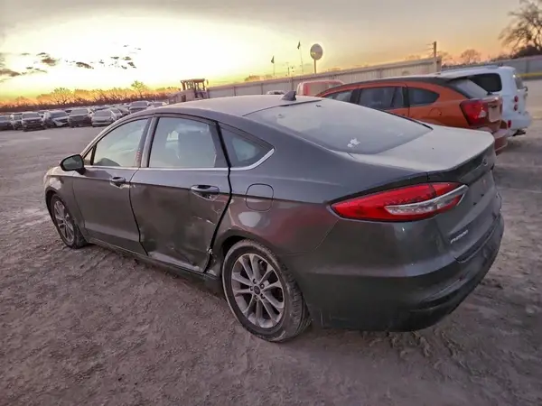 3FA6P0HD3LR188813 2020 FORD FUSION - Image 2