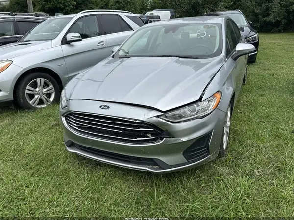 3FA6P0HD3LR195602 2020 FORD FUSION - Image 2