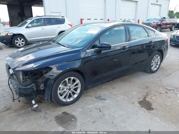 3FA6P0HD3LR248069 2020 FORD FUSION - Image 2