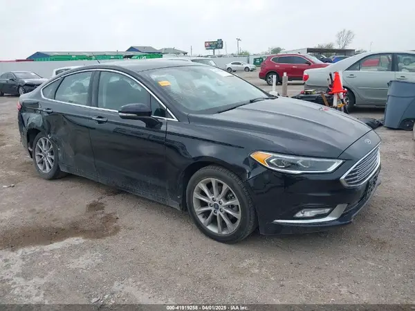 3FA6P0HD4HR334580 2017 FORD FUSION - Image 1