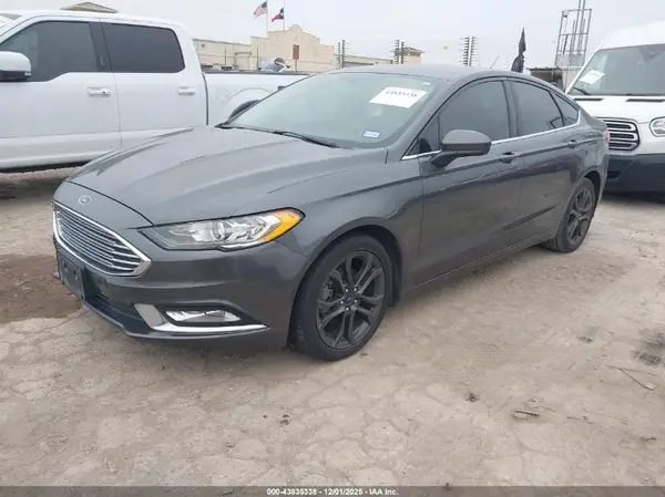 3FA6P0HD4JR240219 2018 FORD FUSION - Image 2