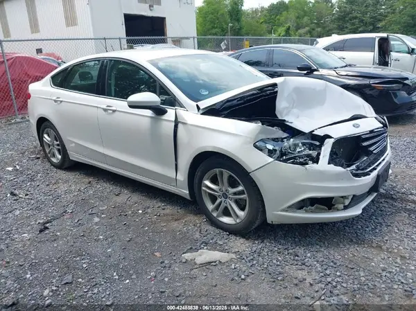 3FA6P0HD4JR255061 2018 FORD FUSION - Image 1
