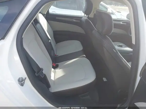 3FA6P0HD4KR111589 2019 FORD FUSION - Image 8