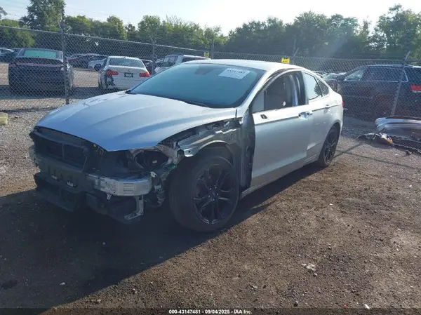3FA6P0HD4KR111818 2019 FORD FUSION - Image 2