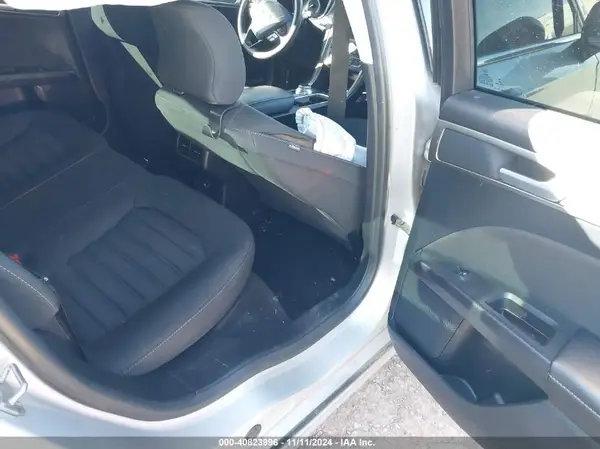 3FA6P0HD4KR203818 2019 FORD FUSION - Image 8