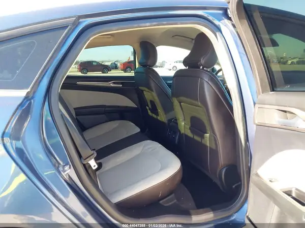 3FA6P0HD4KR215399 2019 FORD FUSION - Image 8