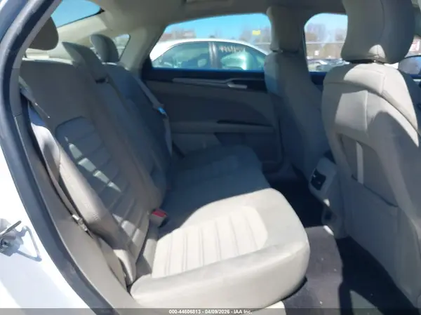 3FA6P0HD4KR244613 2019 FORD FUSION - Image 8
