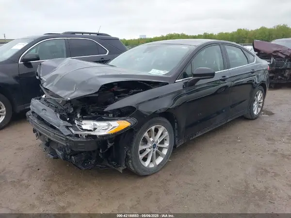 3FA6P0HD4KR249679 2019 FORD FUSION - Image 2