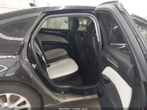 3FA6P0HD4KR284092 2019 FORD FUSION - Image 8